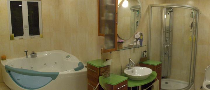 Master Bathroom.JPG - Master bathroom